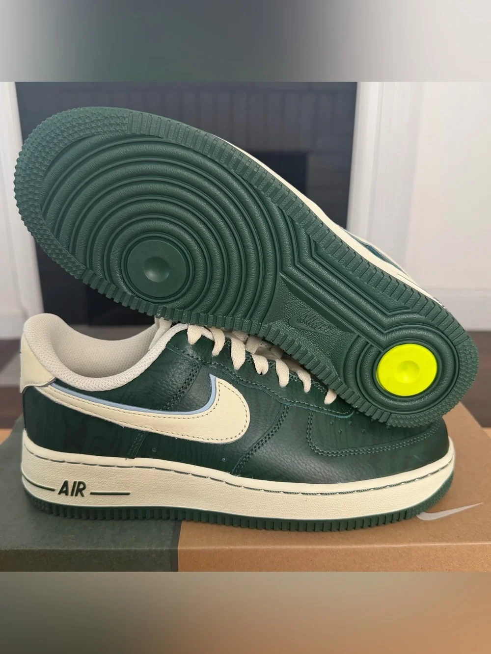 Nike Air Force 1 x LAAMS “Please Post Bills” - Mens Size 6.5 - (IM6604-323)